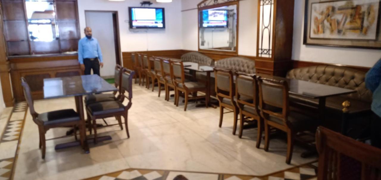 Hotel Fabexpress Kwality Regency Chandīgarh Exteriér fotografie