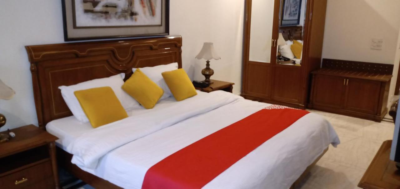 Hotel Fabexpress Kwality Regency Chandīgarh Exteriér fotografie