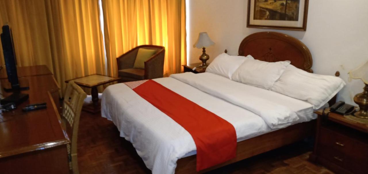 Hotel Fabexpress Kwality Regency Chandīgarh Exteriér fotografie