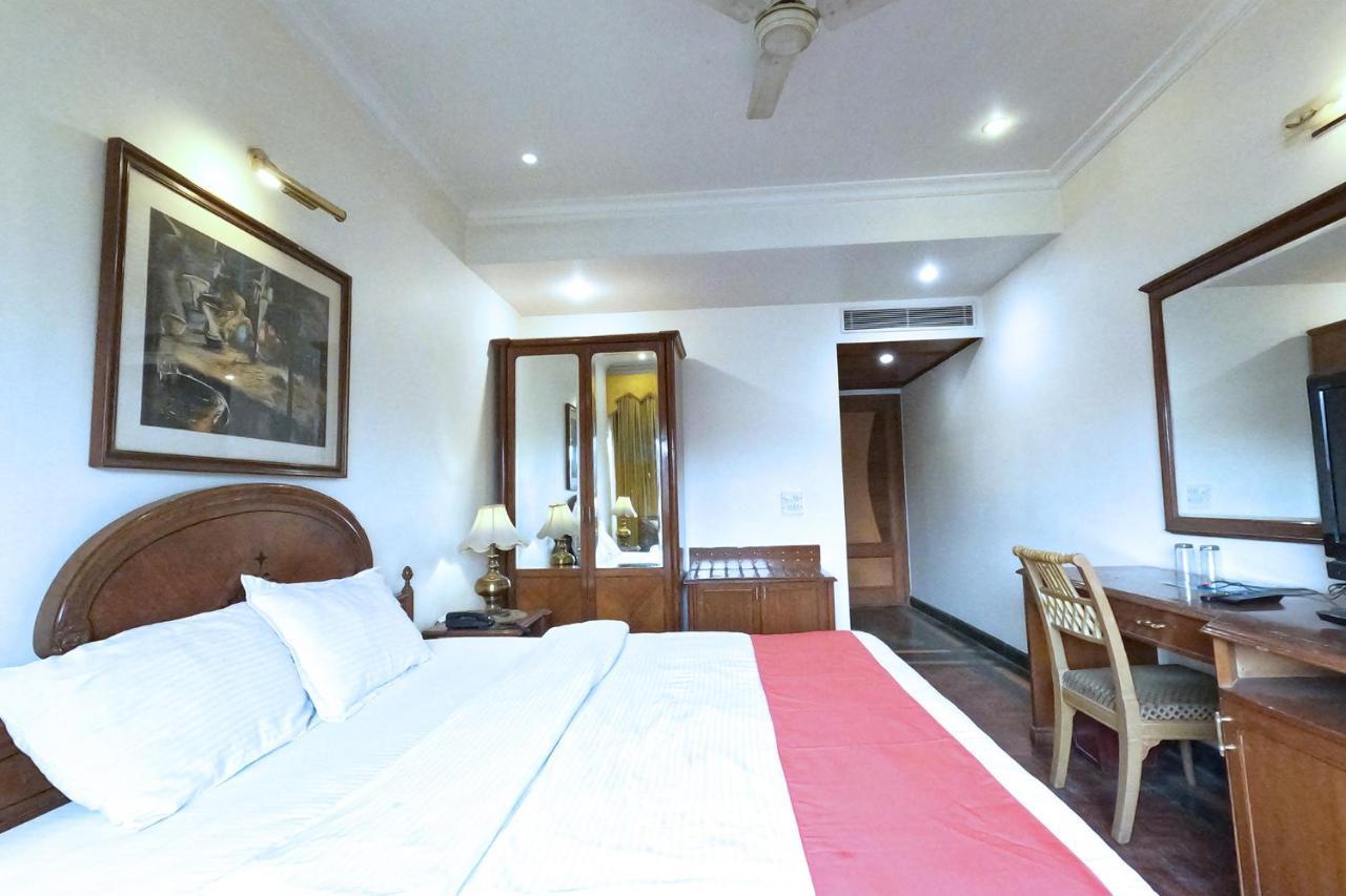 Hotel Fabexpress Kwality Regency Chandīgarh Exteriér fotografie
