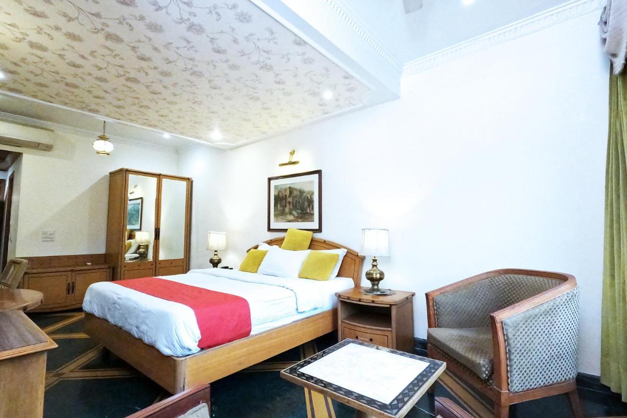 Hotel Fabexpress Kwality Regency Chandīgarh Exteriér fotografie