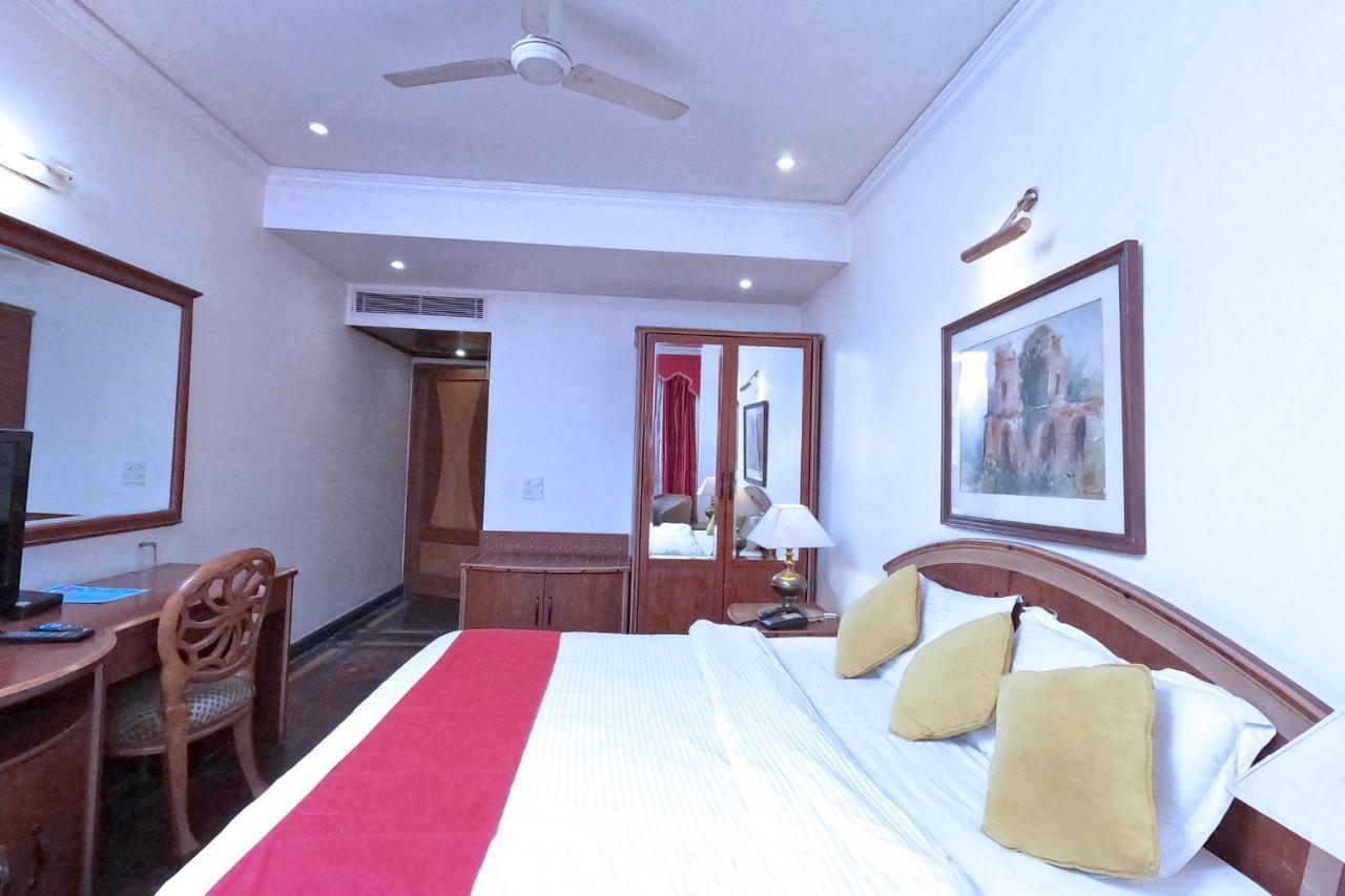Hotel Fabexpress Kwality Regency Chandīgarh Exteriér fotografie